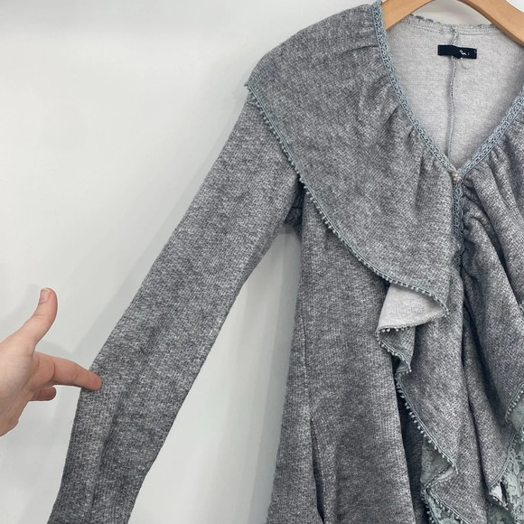 Ryu Sweater Cardigan Womens Medium Gray Long Sleeve Ruffle Drape Lace ModCloth‎ - Picture 7 of 13